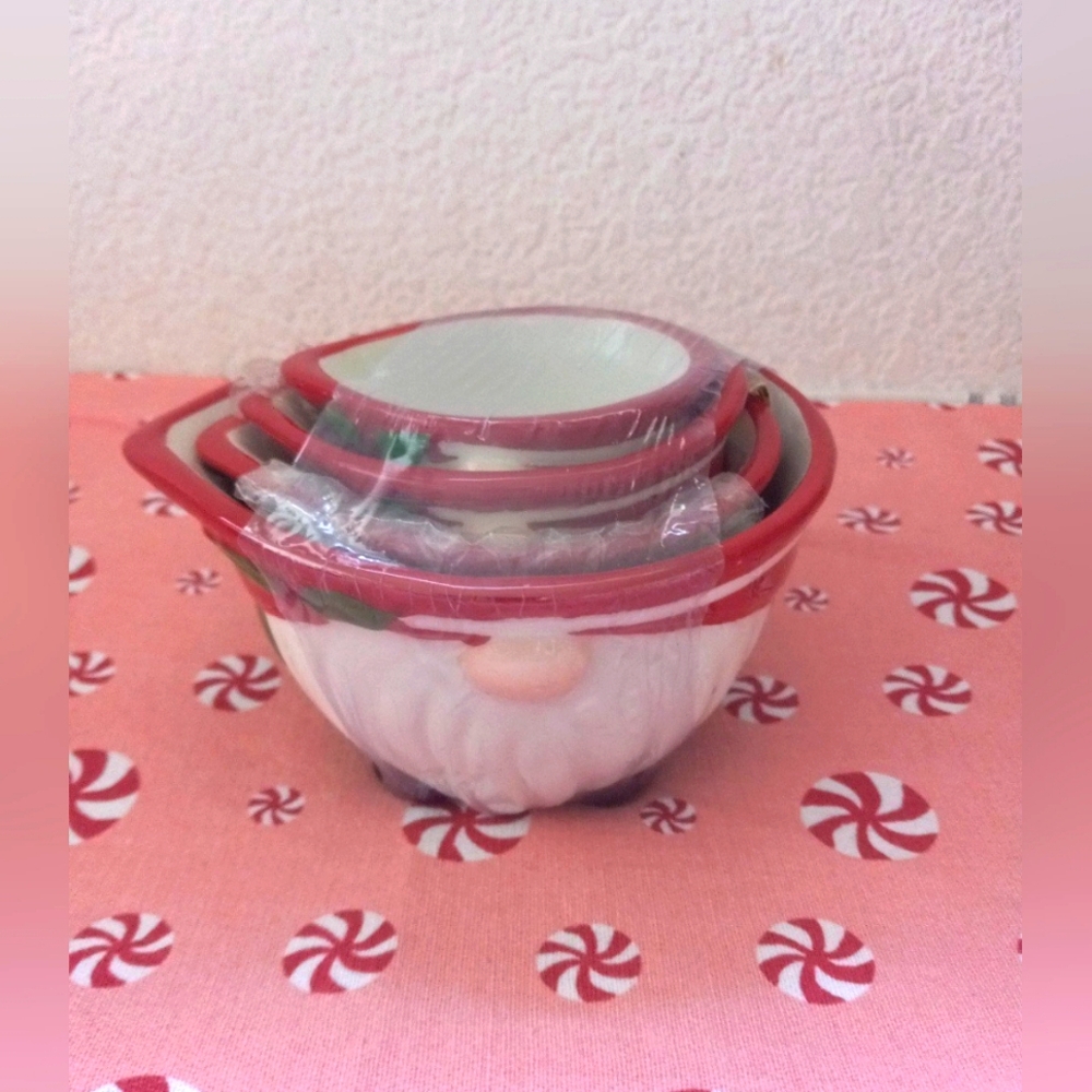 Christmas gnome measuring cups